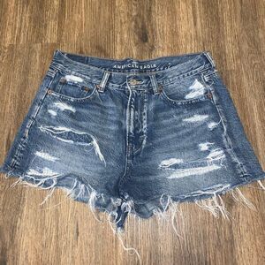American Eagle distressed jean shorts excellent pre loved condition size 8.